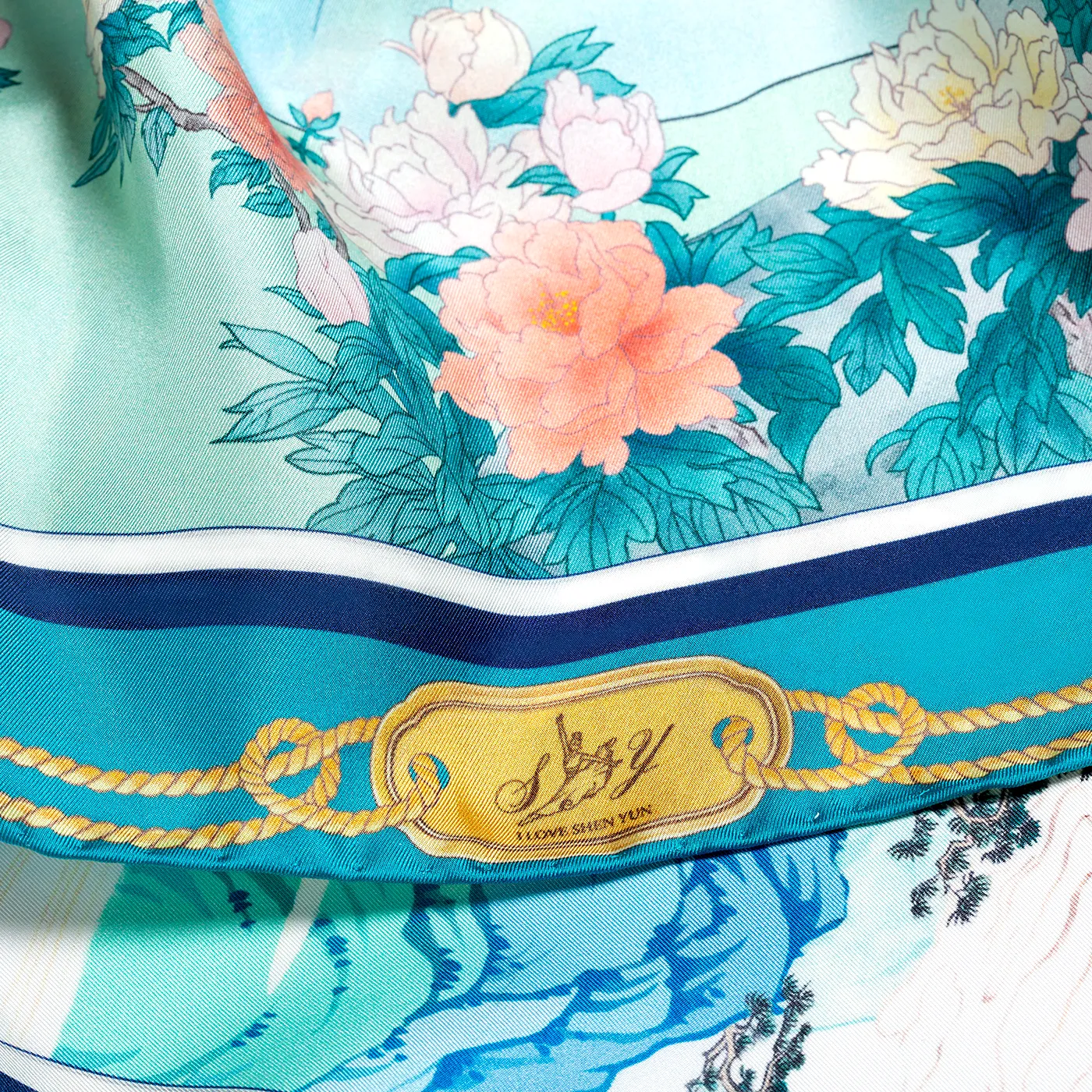 Delicate Beauty of the Han Scarf